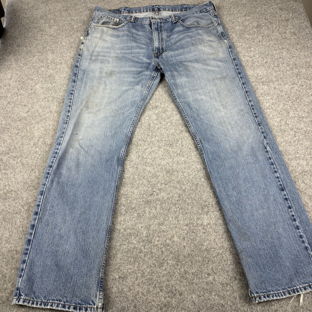 Levi's 559 Jeans Mens 38x34 Straight Leg Light Wash Distressed‎ Faded Blue Denim